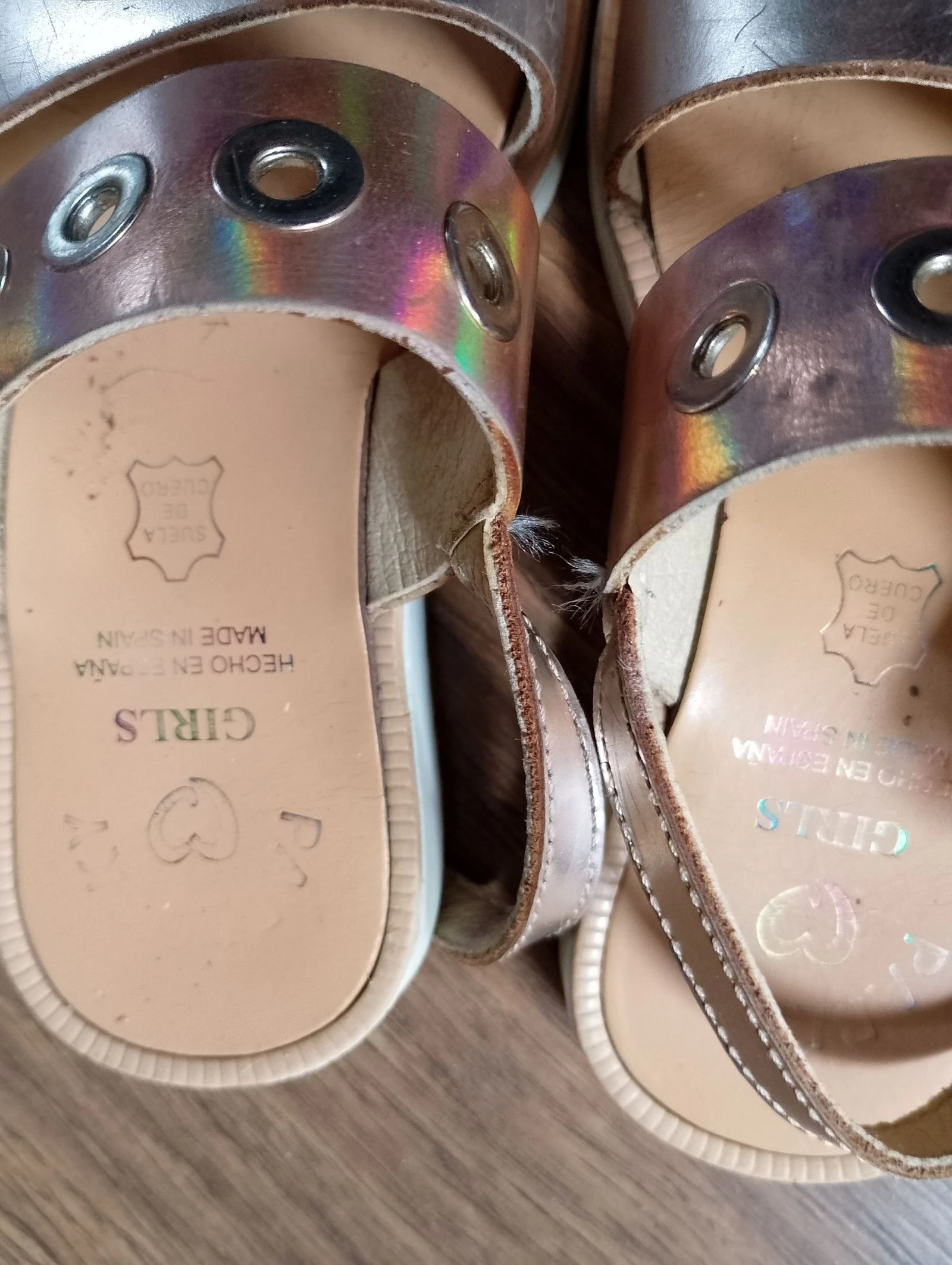 Iridescent girl's sandals with glittery straps – photo 5